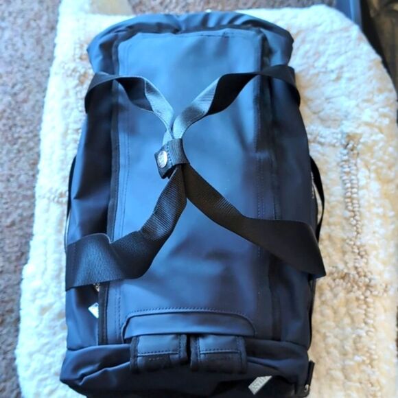 VERSACE Luxury Parfums Travel/ Weekender Tote/ Backpack Duffle NWOT - Picture 4 of 16